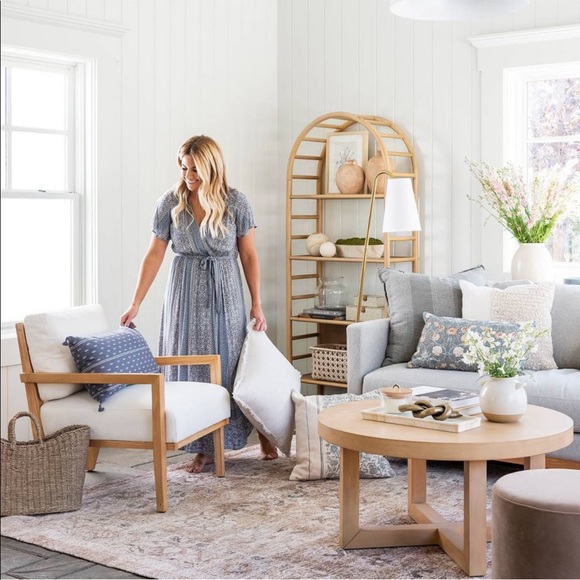 BLOGGER FAVORITE! STUDIO MCGEE WEATHERED JUG 8”x7” - Picture 6 of 11